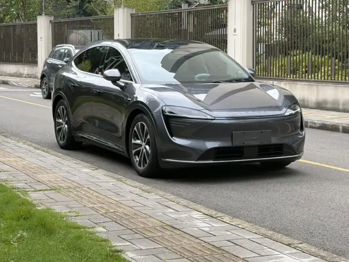 Luxeed R7 2024 Model EV 82kWh Pro Rear Drive Edition