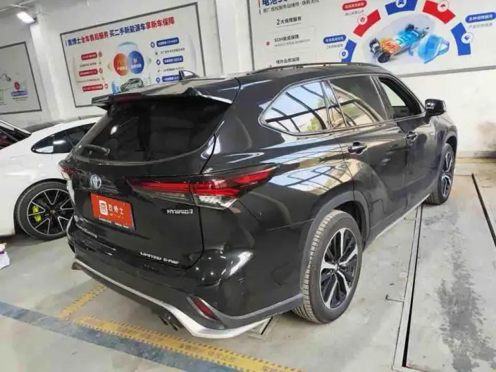 Crown Kluger 2023 Model Intelligent Hybrid 2.5L E-CVT 4WD Ultimate Edition – фото 3