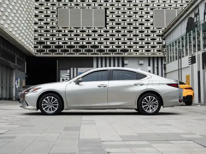 Lexus ES 2022 Model 200 Superior Edition