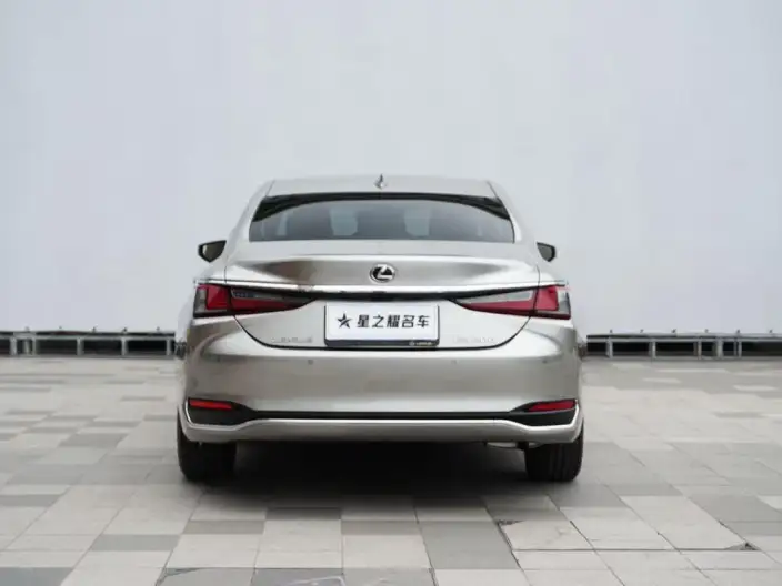 Lexus ES 2022 Model 200 Superior Edition