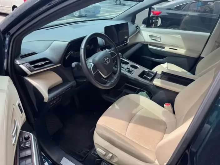 Granvia 2023 Model Intelligent Hybrid 2.5L Noble PLUS – фото 8