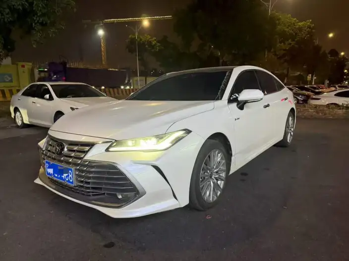 Toyota Avalon 2024 Model Intelligent Hybrid 2.0L E-CVT Deluxe Edition – фото 1