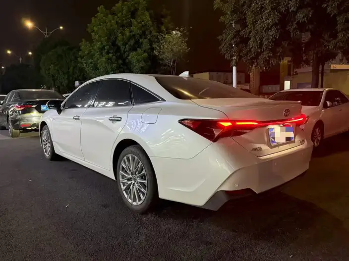 Toyota Avalon 2024 Model Intelligent Hybrid 2.0L E-CVT Deluxe Edition – фото 2