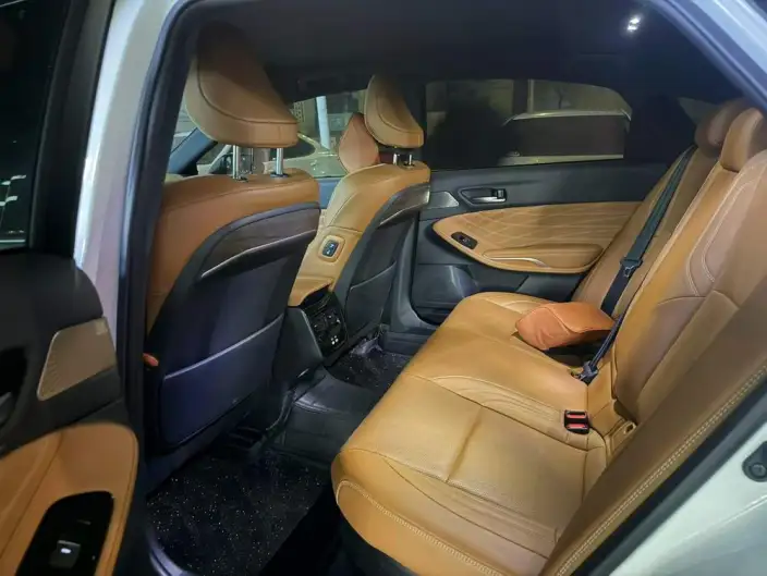 Toyota Avalon 2024 Model Intelligent Hybrid 2.0L E-CVT Deluxe Edition – фото 9