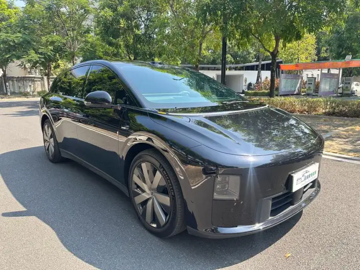 Li Auto i6 2025 Model 4WD Standard Edition – фото 3