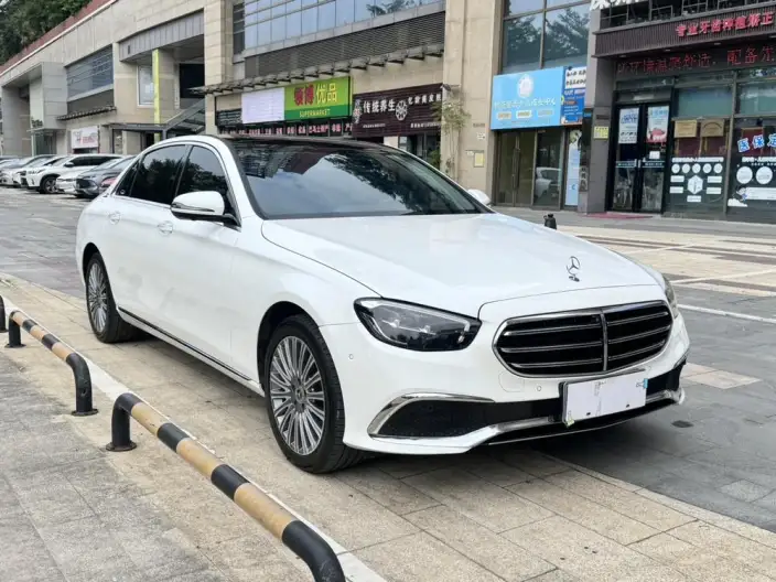 Mercedes-Benz E-Class 2023 Model E 300 L Fashion Model sedan – фото 3