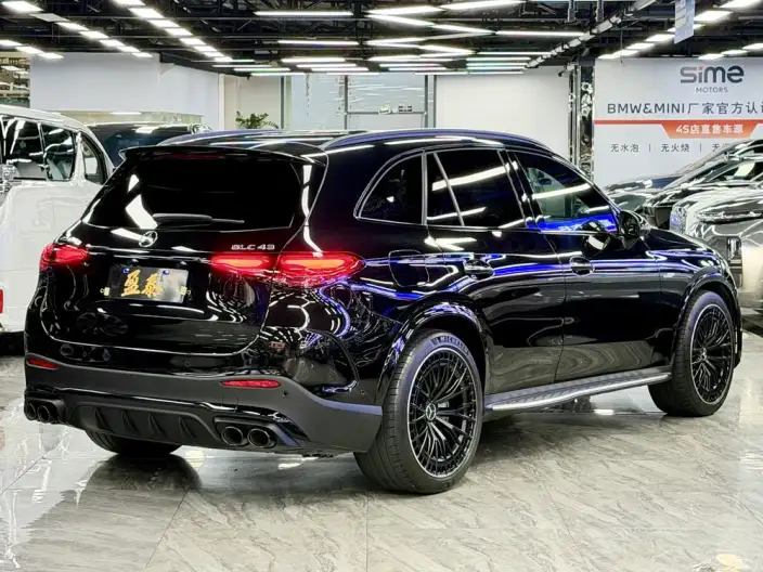 Mercedes-Benz GLC AMG 2024 Model AMG GLC 43 4MATIC – фото 7