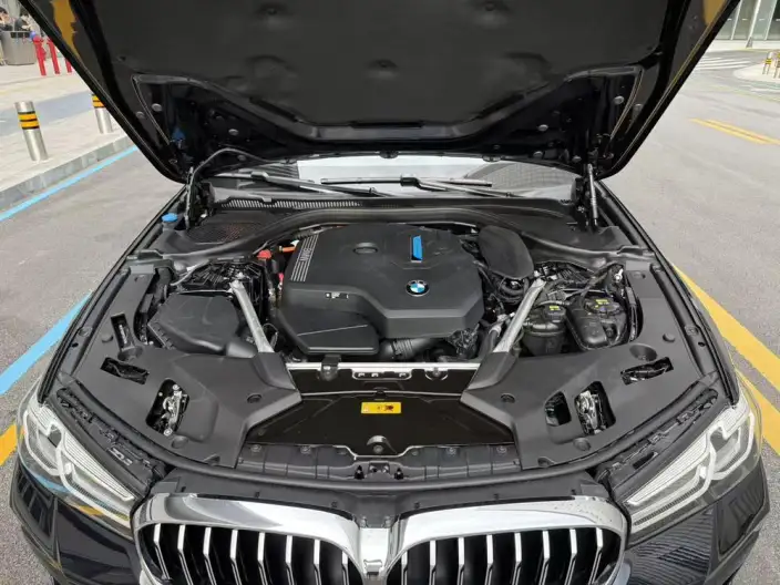 BMW 5 Series PHEV 2022 Model Facelift II 535Le M Sports Set – фото 9