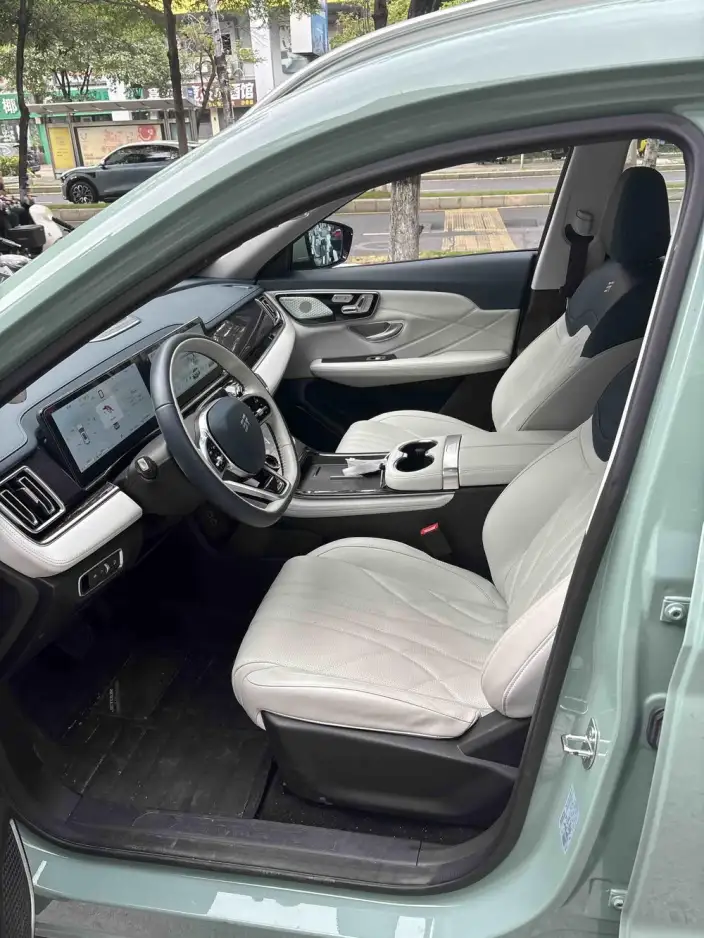 **Jetour Mountain Sea L7** 2024 Model 1.5TD DHT ULTRA