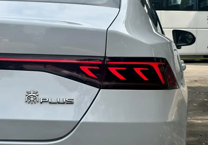 BYD Qin PLUS DM 2024 Model Honor Edition DM-i 55KM Leading Model – фото 7