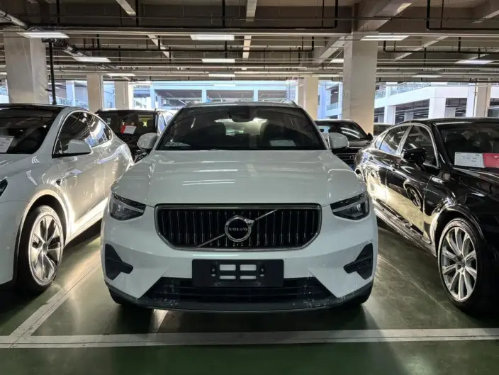 Volvo XC40 2024 Model B3 Smart Range Deluxe Edition – фото 2
