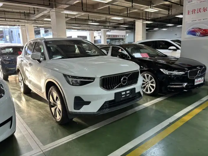 Volvo XC40 2024 Model B3 Smart Range Deluxe Edition – фото 3