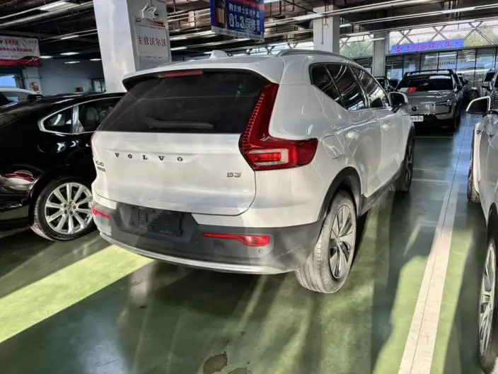 Volvo XC40 2024 Model B3 Smart Range Deluxe Edition – фото 6