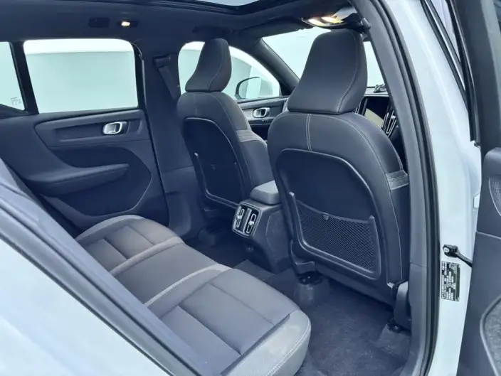 Volvo XC40 2024 Model B3 Smart Range Deluxe Edition – фото 9