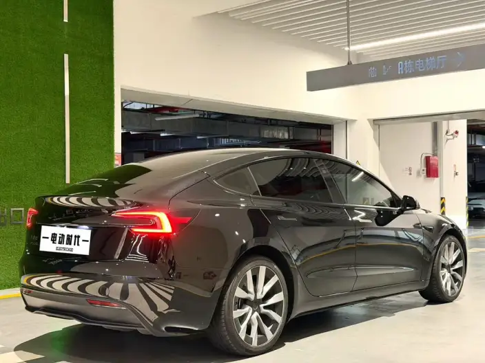 Model 3 2025 Model Facelift Long Battery Life Pro All-wheel drive version – фото 6