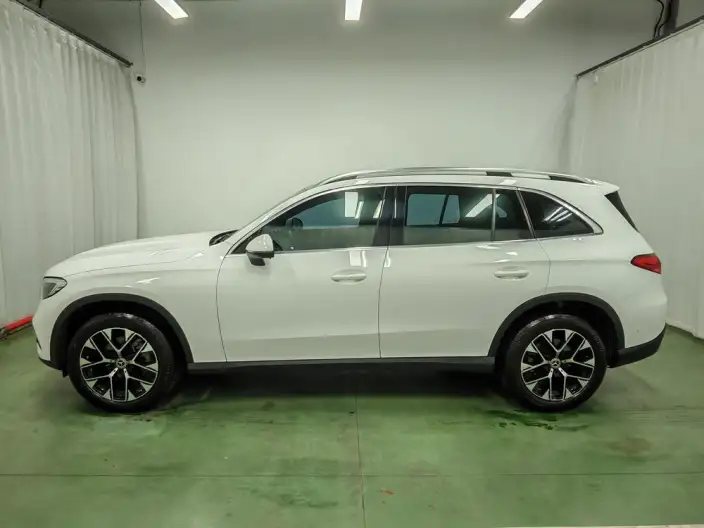 Mercedes-Benz GLC 2023 Model Facelift GLC 260 L 4MATIC Dynamic Model 5 seat – фото 4