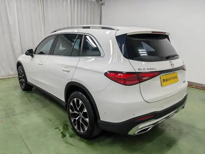 Mercedes-Benz GLC 2023 Model Facelift GLC 260 L 4MATIC Dynamic Model 5 seat – фото 5