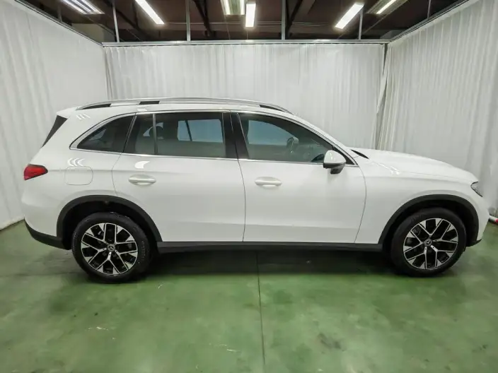 Mercedes-Benz GLC 2023 Model Facelift GLC 260 L 4MATIC Dynamic Model 5 seat – фото 8