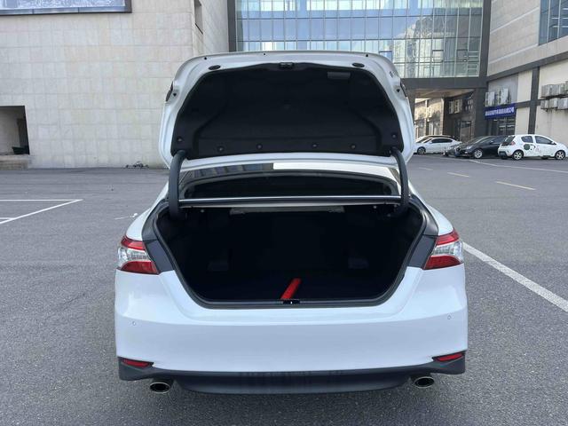 Toyota Camry 2021 2.0G Luxury – фото 10
