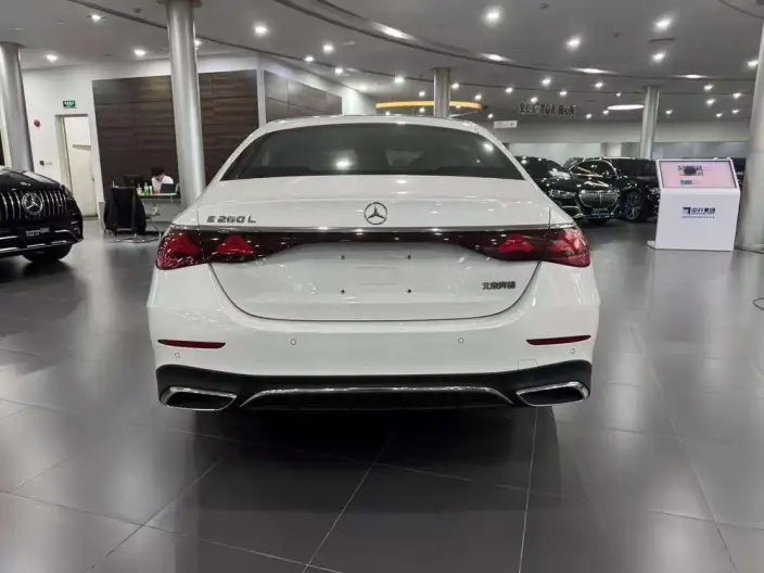 Mercedes-Benz E-Class 2024 Model E 260 L Sports sedan – фото 6