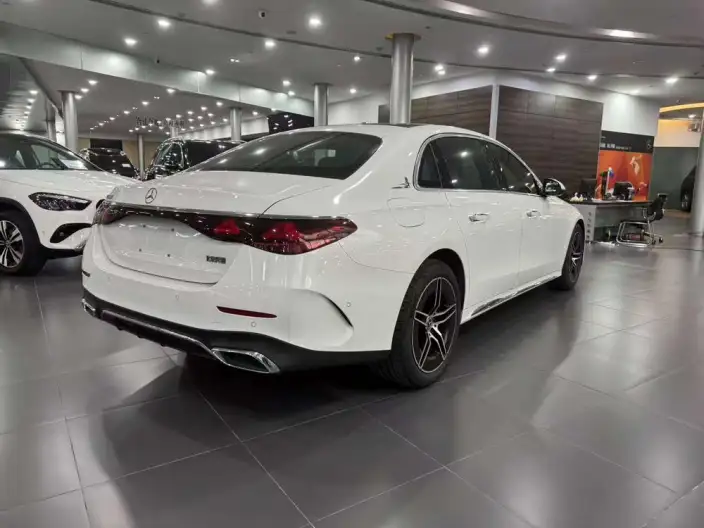 Mercedes-Benz E-Class 2024 Model E 260 L Sports sedan – фото 7