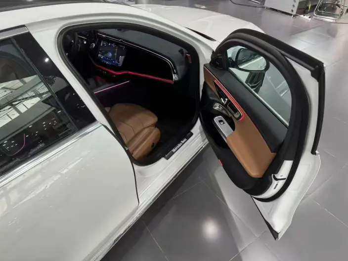 Mercedes-Benz E-Class 2024 Model E 260 L Sports sedan – фото 9