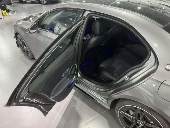 Mercedes-Benz A-Class AMG 2025 Model AMG A 35 L 4MATIC – фото 9