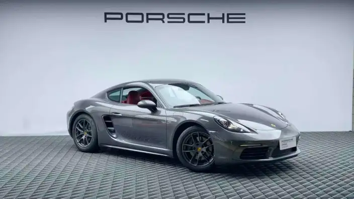 Porsche 718 2020 Model Cayman 2.0T