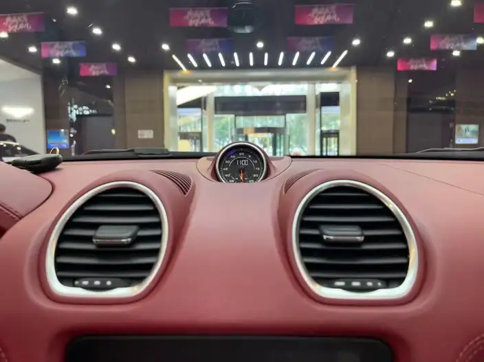 Porsche 718 2023 Model Boxster 2.0T – фото 7