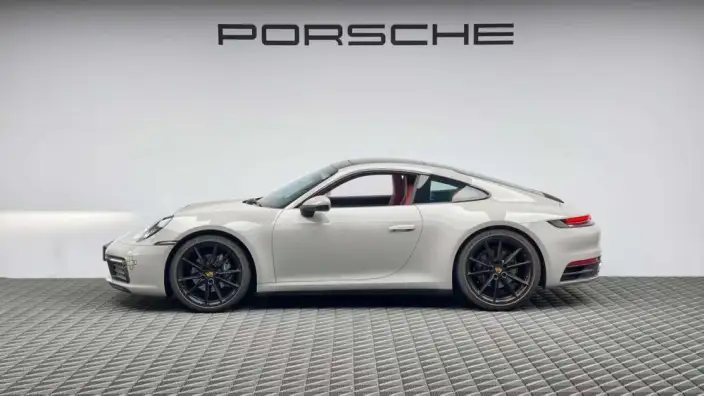 PORSCHE 911 2023 Model Carrera 3.0T