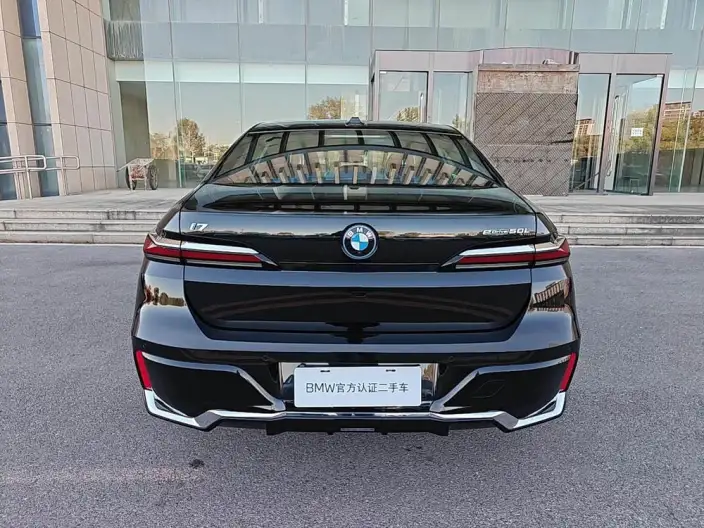 BMW i7 2023 Model eDrive50L Exclusive Model M Sports Set – фото 4