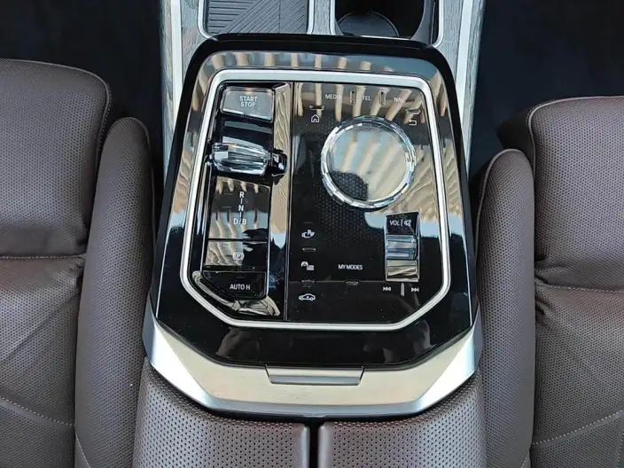 BMW i7 2023 Model eDrive50L Exclusive Model M Sports Set – фото 10