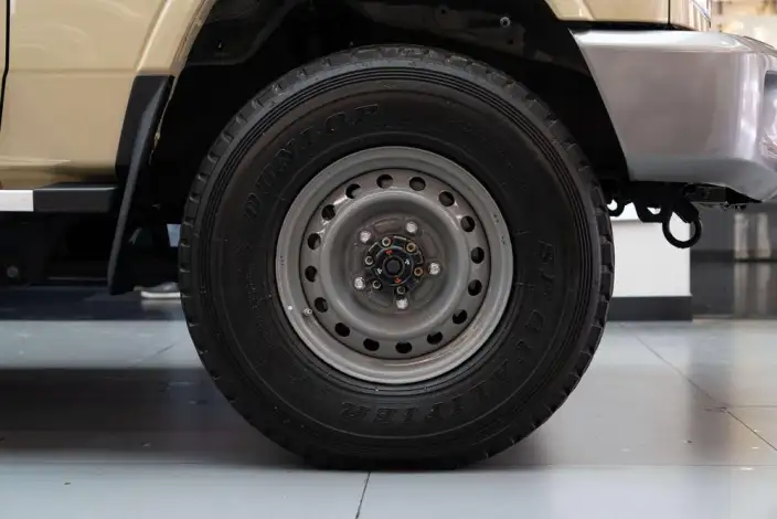 Land Cruiser (import 2023 Model 4.0L Manual 4WD 5 seat Parallel Imported – фото 7