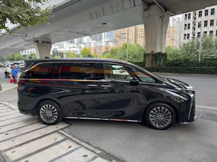 Lexus LM 2026 Model 500h DIRECT4 VI seat Respect Edition – фото 2