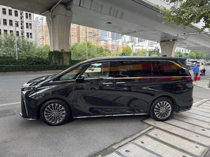 Lexus LM 2026 Model 500h DIRECT4 VI seat Respect Edition – фото 3
