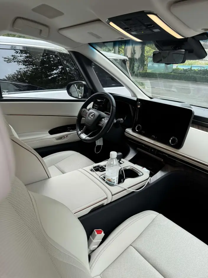 Lexus LM 2026 Model 500h DIRECT4 VI seat Respect Edition – фото 9