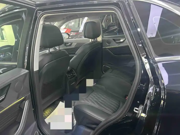 Hongqi HS5 2023 Model 2.0T Flag Xiang Pro Edition – фото 10