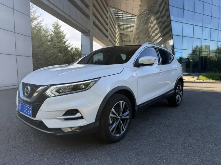 Nissan Qashqai 2022 Model 2.0L XV Prem. Deluxe Edition