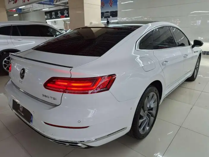 Volkswagen CC 2023 Model 380TSI Eye-catching version – фото 6