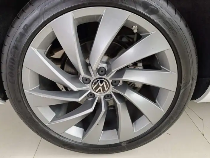 Volkswagen CC 2023 Model 380TSI Eye-catching version – фото 7