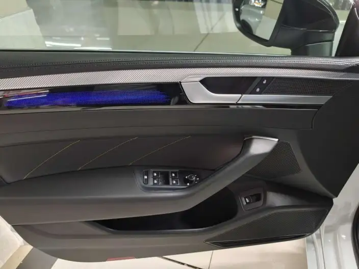 Volkswagen CC 2023 Model 380TSI Eye-catching version – фото 10