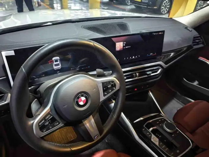BMW 3 Series 2023 Model 320Li M Sports Set – фото 10