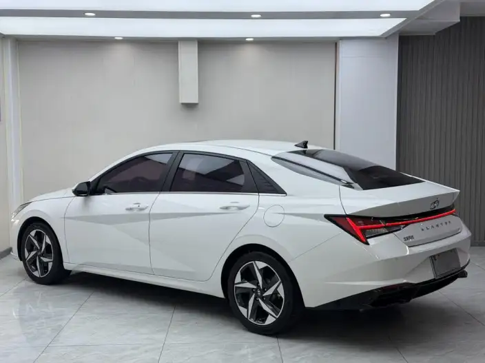 Hyundai Ioniq 2022 Model 1.5L CVT LUX Premium Edition – фото 4