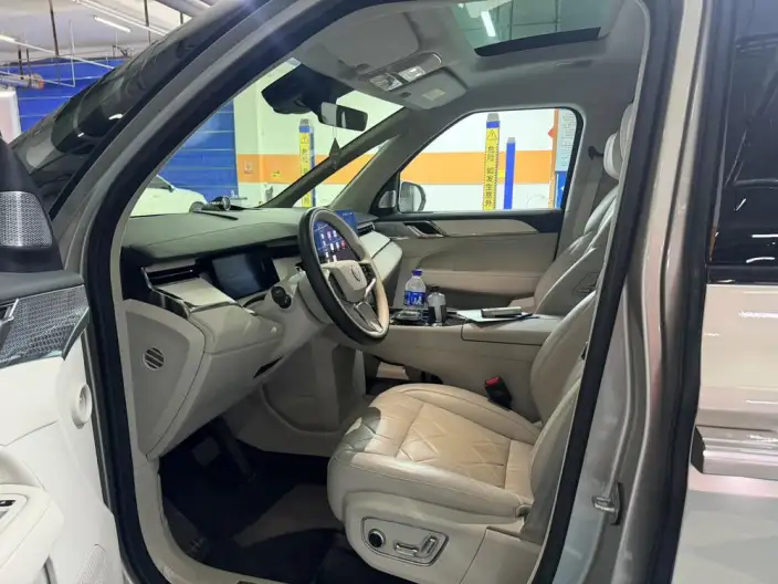 Volvo EM90 2025 Model Ultra VI seat – фото 8