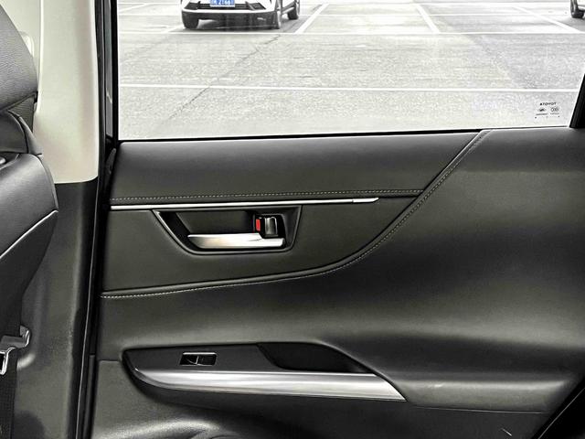 Venza 2022 2.0L CVT 2WD Luxury – фото 6