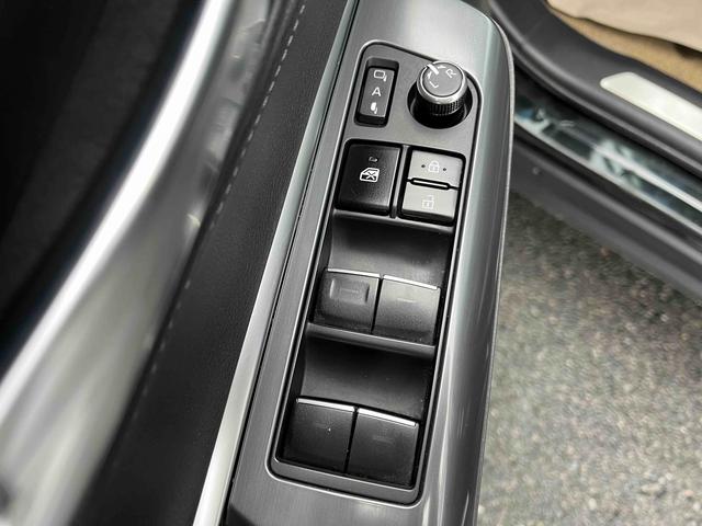 Venza 2022 2.0L CVT 2WD Luxury – фото 8