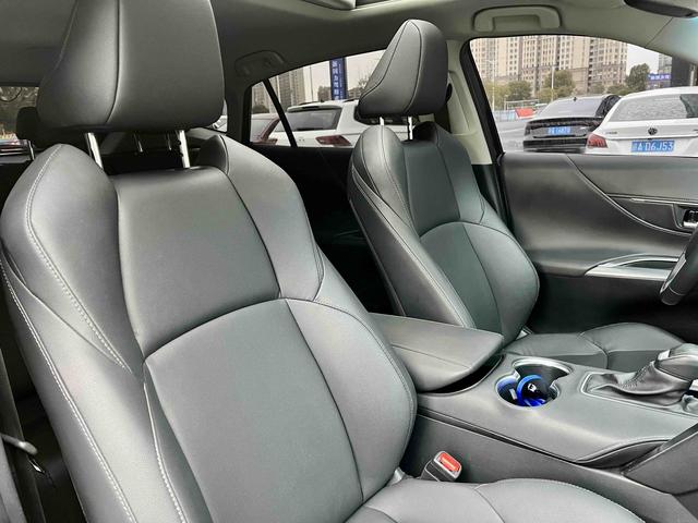 Venza 2022 2.0L CVT 2WD Luxury – фото 9