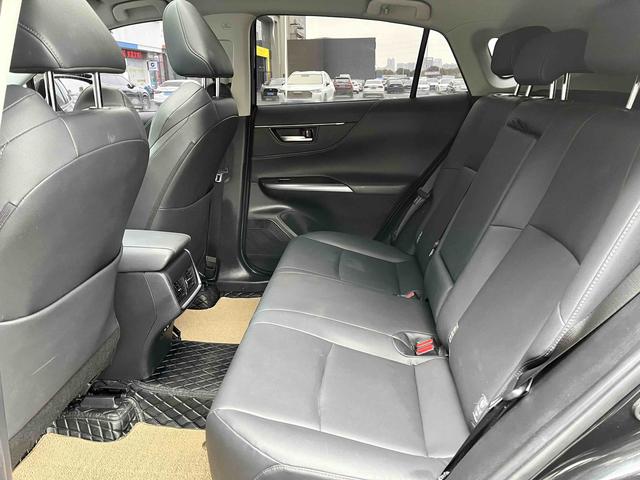 Venza 2022 2.0L CVT 2WD Luxury – фото 10