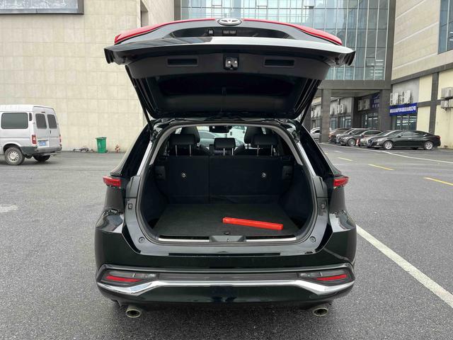 Venza 2022 2.0L CVT 2WD Luxury – фото 13