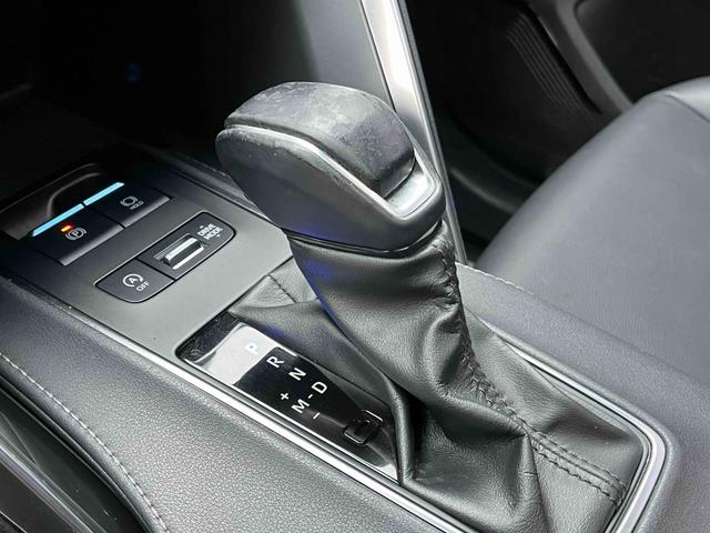 Venza 2022 2.0L CVT 2WD Luxury – фото 16